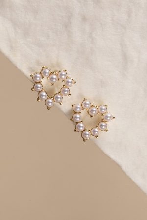 Naomi Pearl Heart Stud Earrings