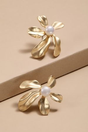 Nora Pearl Flower Stud Earrings