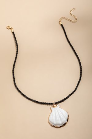Morgan Shell Pendant Necklace